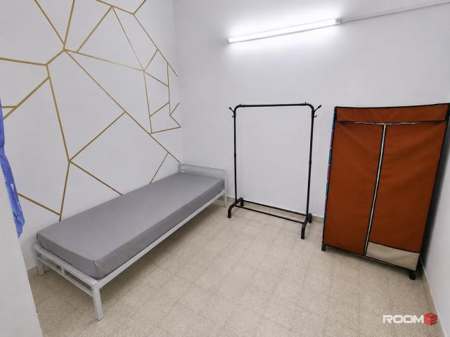 Opposite PJ Free City Bus Stop | 1km To Taman Bahagia LRT | Room For Rent @ SS1 PJ ✨