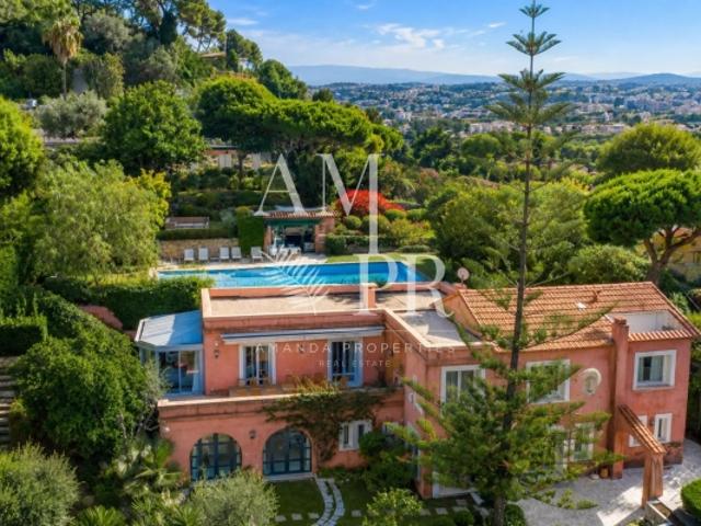 Opportunité: 3 Villas Indépendantes sur un Terrain Paysager avec Piscine