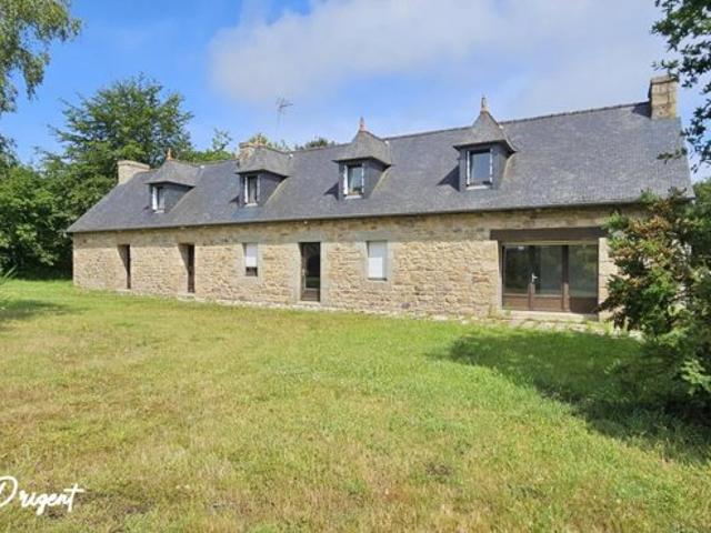 Opportunité unique ! Grande maison avec 3 logements distincts à vendre