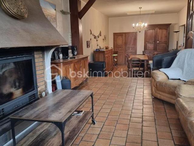 Opportunité Unique: Maison Spacieuse de 200 m² avec 67 m² Supplémentaires Aménageables en Centre Ville !