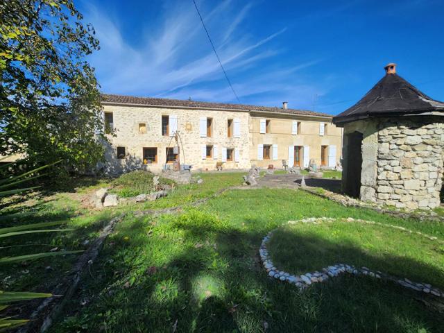 Opportunité Viager, maison en pierre de 196 m2 et dépendan. 196m² Teuillac