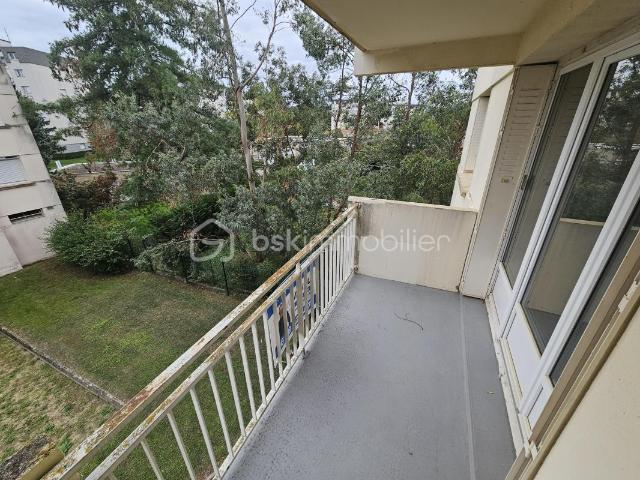 Opportunité à saisir – Appartement T3 traversant, lumineux, à remettre à votre goût