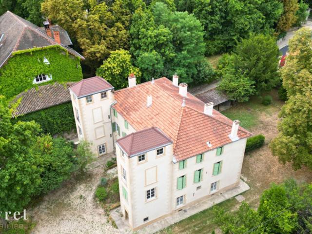 Opportunité à saisir dans une maison de maître de 6 lots su