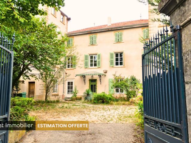 Opportunité à saisir dans une maison de maître sur les haut