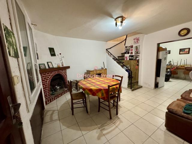 Opportunité au cœur de Lespignan – Maison de village à fort potentiel, proche de la mer