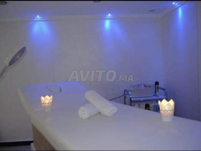 Opportunité de spa équipé à vendre ou à louer près du café Promenade