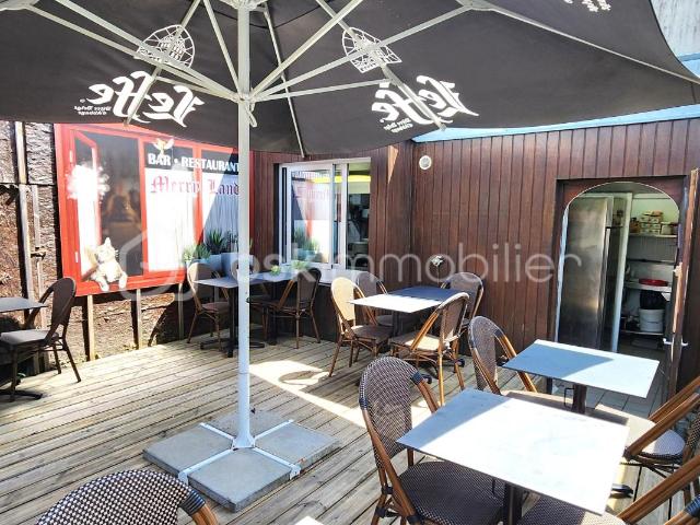 Opportunité Fonds de commerce Bar Restaurant: Emplacement n°1 à Châteaugiron