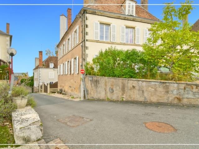 Propriété 2 maisons + un appartement – ENSEMBLE IMMOBILIER RENTABLE + FORT POTENTIEL – DPE B