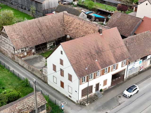 Opportunité: Propriété Polyvalente à Matzenheim: maison d'habitation avec local professionnel
