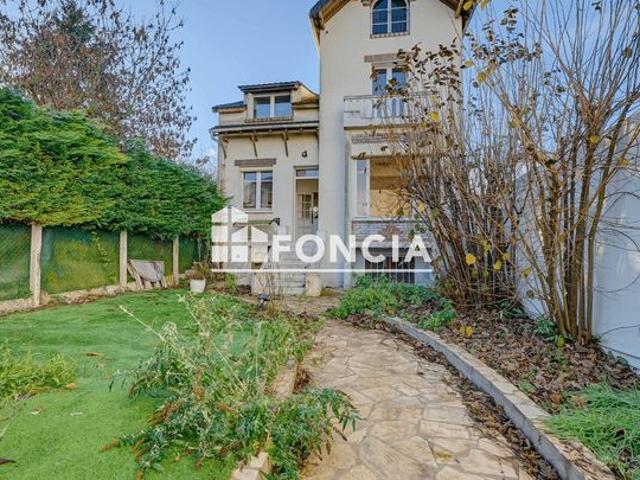 Opportunité rare à Clamart: maison des années 30 avec charme d’époque, jardin et logement séparé, idéale pour famille ou investisseurs