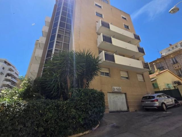 ? OPPORTUNITÉ RARE À NICE – STUDIO IDÉAL INVESTISSEMENT OU PREMIER ACHAT