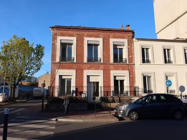 Opportunité rare à Saint Ouen: ensemble immobilier à fort potentiel de valorisation