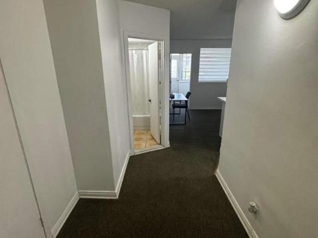 OPPORTUNITÉ RARE | CONDO RÉNOVÉ CENTRE VILLE – EMPLACEMENT AAA