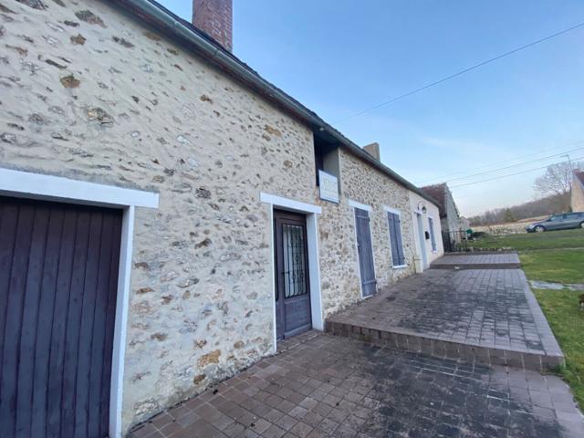 Opportunité Rare: Corps de Ferme avec Terrain a Montmirail !
