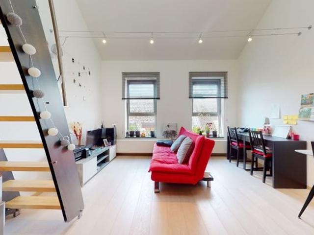 Opportunité RARE: SUPERBE STUDIO DUPLEX 1CH +/ 56m² LLN