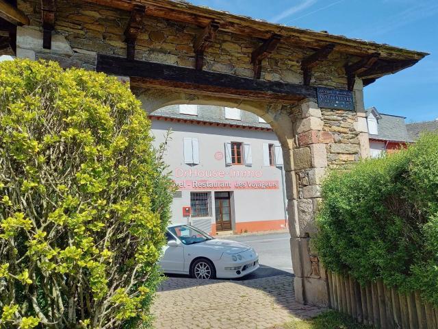Opportunité Rare Vente Murs & Fonds: Hôtel Restaurant Licence IV sur l'Axe Rodez Millau