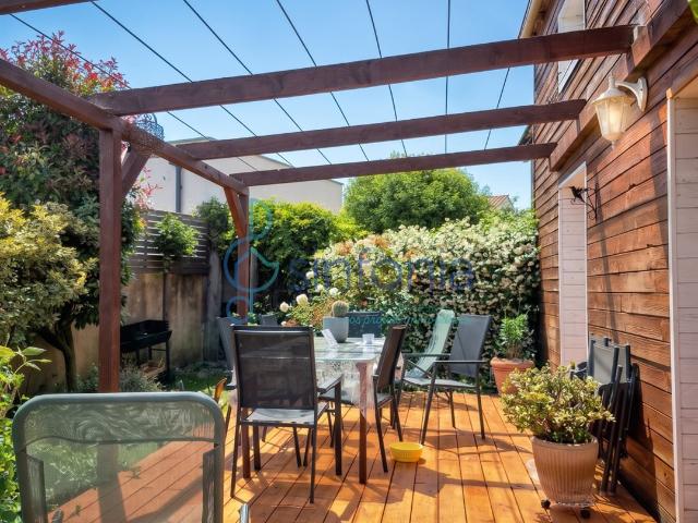 Opportunité Rare Villa Bio Climatique Ossature Bois 171. 171m² Saint Geniès de Malgoirès