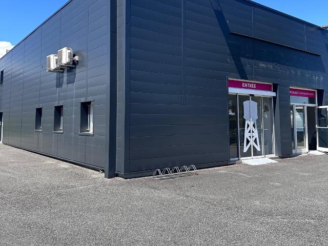 Opportunité Rare! 210 m2 modulables avec stationnement et visivilit