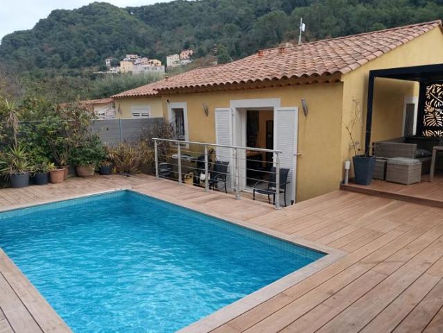 OPPORTUNITÉ SÉCURISÉE – Maison 4 pièces avec piscine – Excellent état