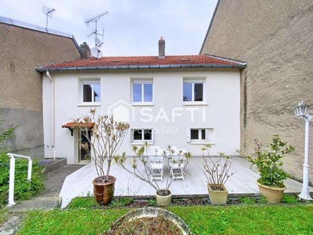 « Augny – Maison familiale 122 m², 3 chambres, garage double, jardin piscinable et vie de quartier privilégiée »