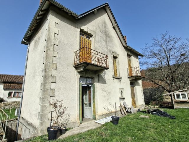 Opportunitée au coeur du village médieval de Teyssieu