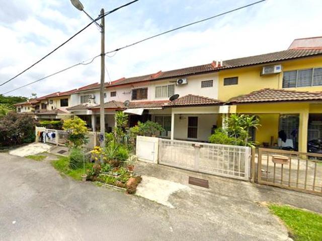Opportunity Offer 2Storey Spacious 4Bedroom in Taman Puncak Jalil