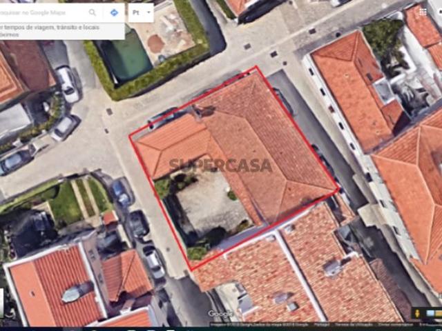 Óptima Moradia T5 para remodelar no Centro histórico de Cascais