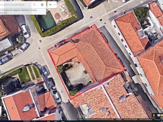 Óptima Moradia T5 para remodelar no Centro histórico de Cascais