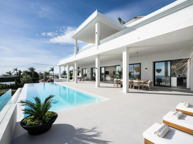 OPULENTA VILLA EN BENAHAVIS
