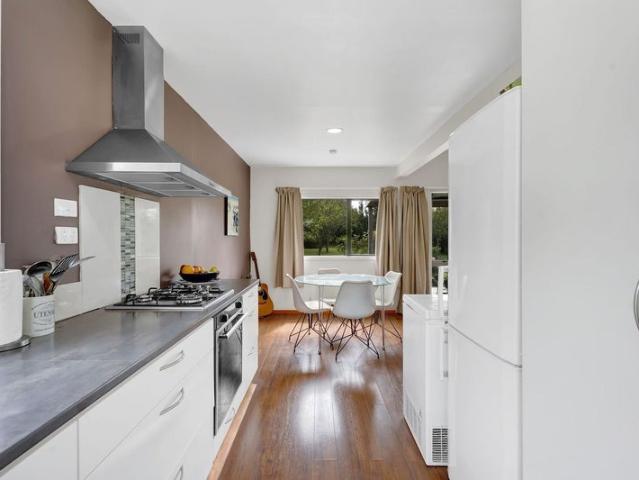 opunake, 2 bedrooms
