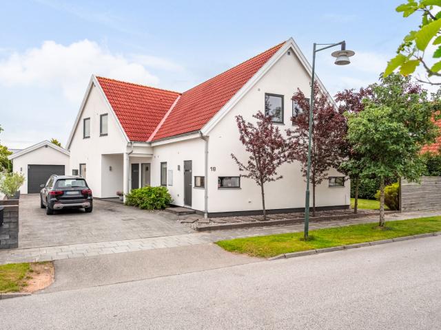 Ormvråksgatan 18