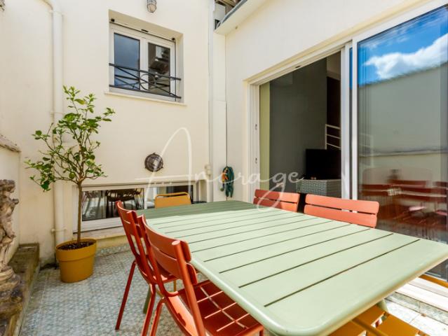 ORNANO maison de ville avec terrasse