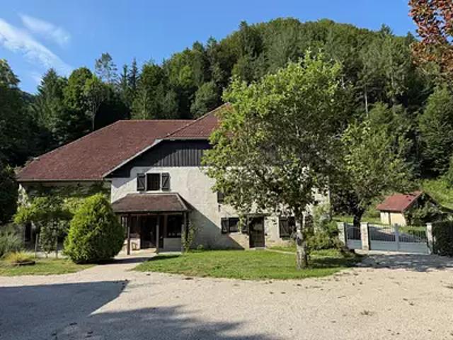 Ornans 25290 Achat / Vente maison 20 pièces t20 terrasse parking