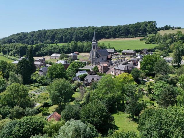Orne Proche Vimoutiers À Vendre: Propriété de Caractère. 480m² Ticheville