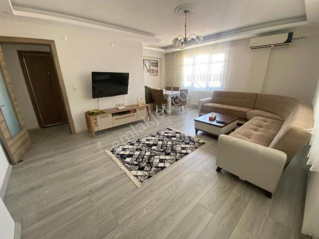 Örnekköyde Cadde Üstü Satılık Geniş 5+1 Dubleks Daire