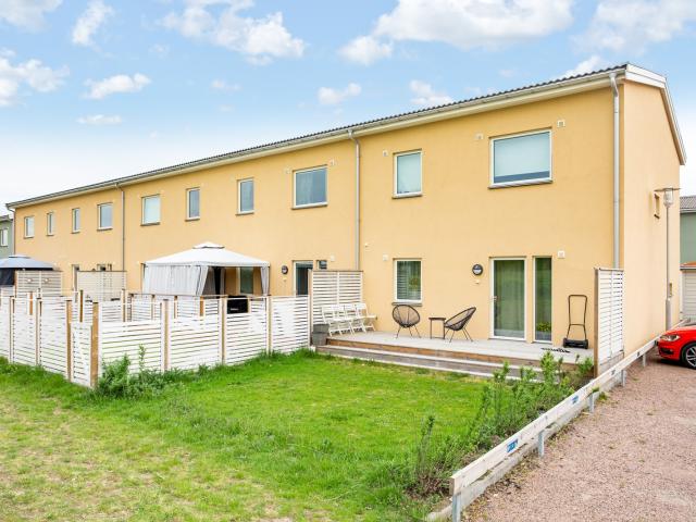Örnehuvuds väg 48
