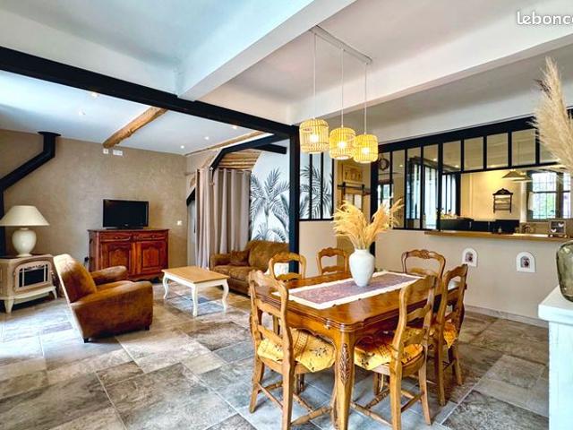 Oraison centre – Maison de caractère 200 m², terrasses et garage