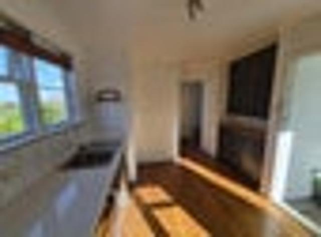 Oranga, 2 bedrooms, $695 pw