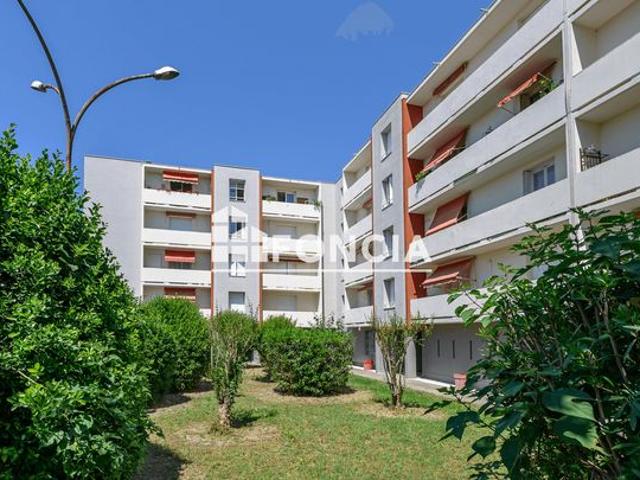 ORANGE – T3 traversant 62 m² dans résidence sécurisée avec jardin, fort potentiel