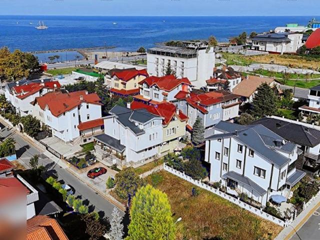 ORDU AKYAZI DENİZ SİTESİNDE KÖŞE BAŞI 5+1 FOURLEKS SATILIK VİLLA