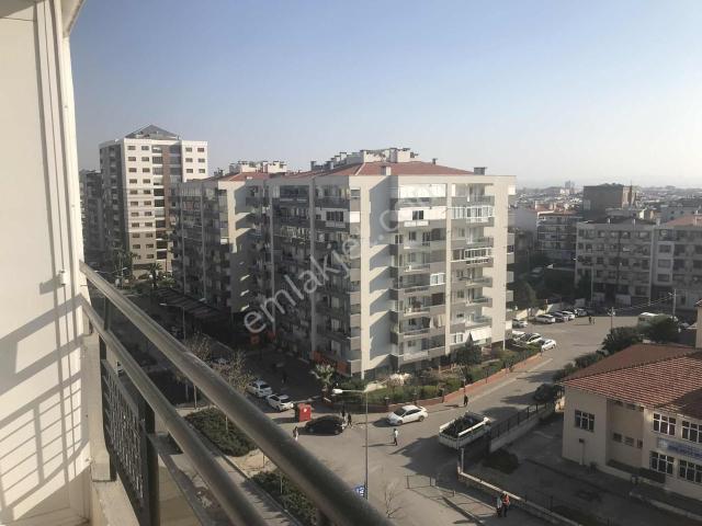 Karşıyaka Ordu Bulvarı Üzerine, Site İçinde,önü Açık Kiralık 3+1