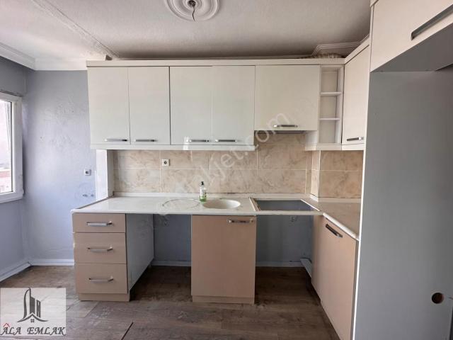 Ordu Caddesinde Temiz Bakımlı 2+1 Satılık Daire