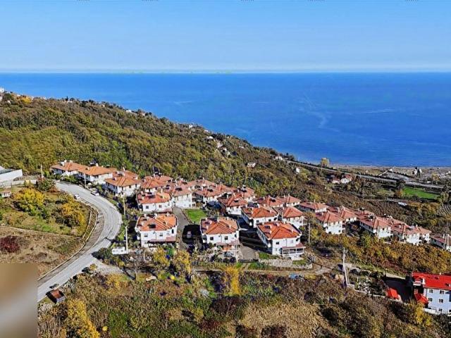 ORDU PERŞEMBE EFİRLİ SİTE İÇİ BAHÇELİ TRİPLEX 6+2 SATILIK VİLLA