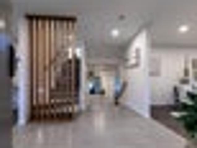 Orewa, 5 bedrooms, $1400 pw