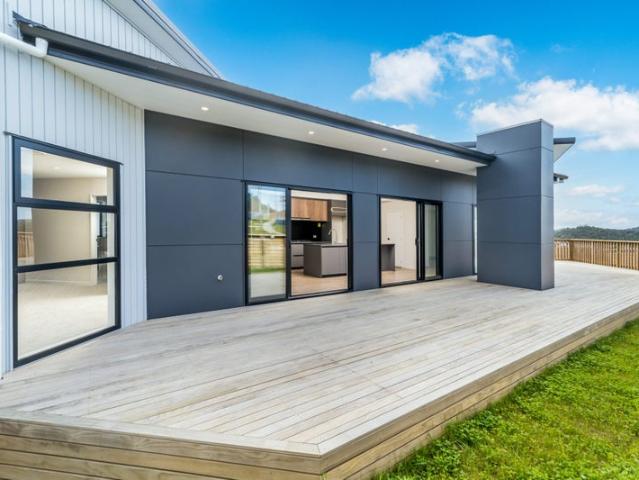 orewa, 5 bedrooms