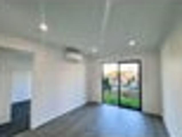 Orewa, 5 bedrooms, $990 pw