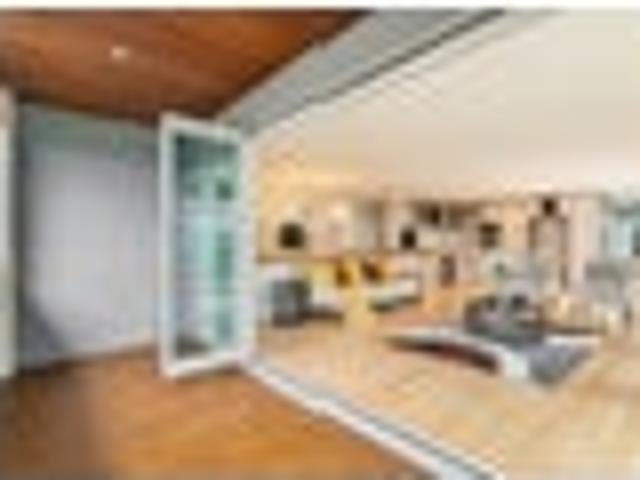 Orewa, 5 bedrooms, $1095 pw