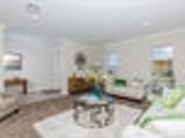 Orewa, 5 bedrooms, $1150 pw