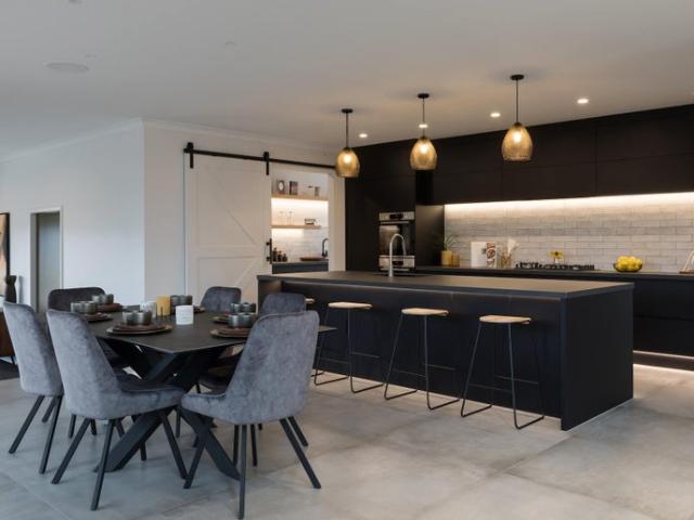 orewa, 5 bedrooms