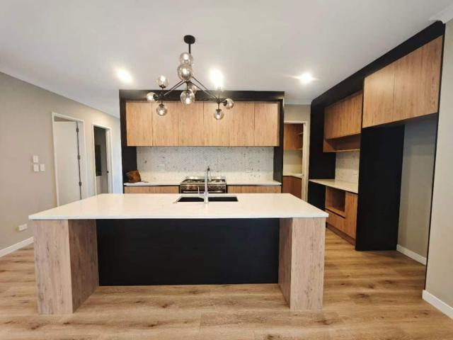 orewa, 5 bedrooms